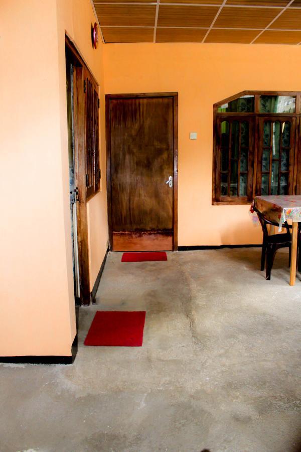 J Hostel Kandy Exterior photo